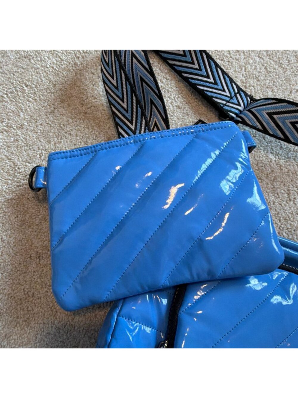 Think Royln Bank Street Bright Blue Quilted Puffer Crossbody Purse Chevron Strap - Picture 7 of 8